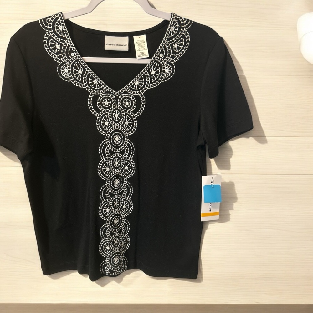 Alfred Dunner Women’s Short Sleeved Black with White Embroidered Design - small
